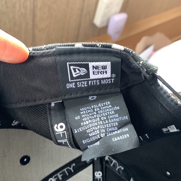 Mens hat, basic SnapBack - Picture 3 of 3